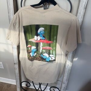 The Smurfs‎ Graphic Tee Size L Mushroom Scene Official 2022 Beige